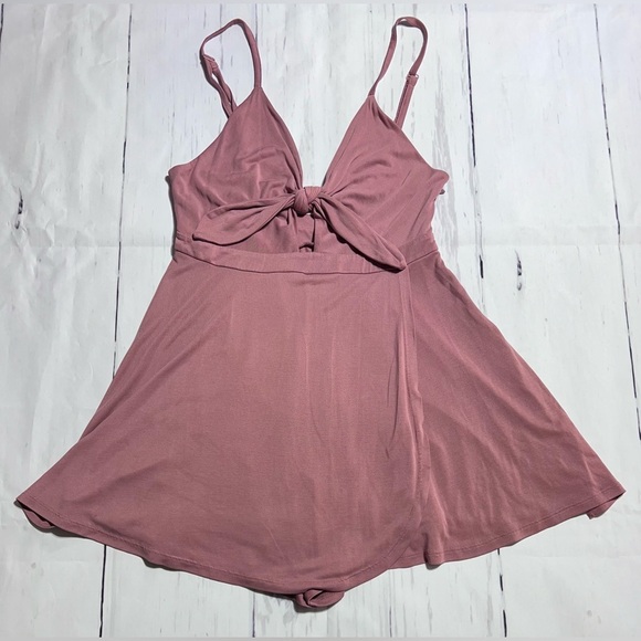 Urban Outfitters Alix Tie Front Pale Pink Romper - Picture 4 of 8
